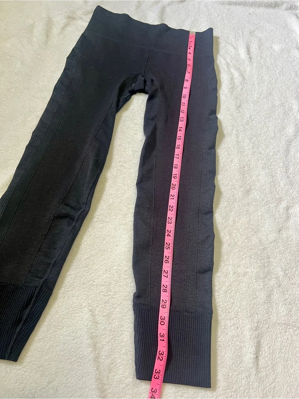 Lululemon Athletica Ebb to Street Seamless Charcoal Leggings - Size 6 (26